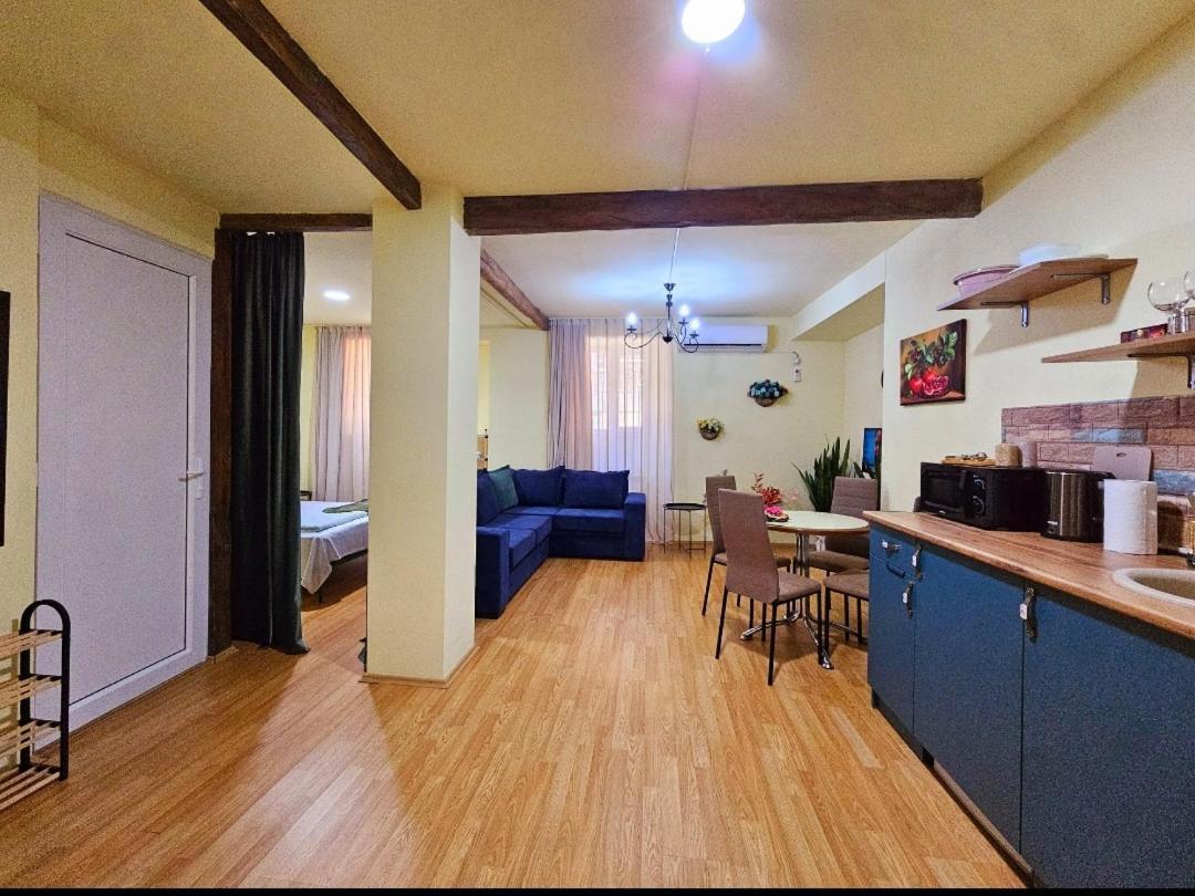 טביליסי Apartment In The Old District מראה חיצוני תמונה